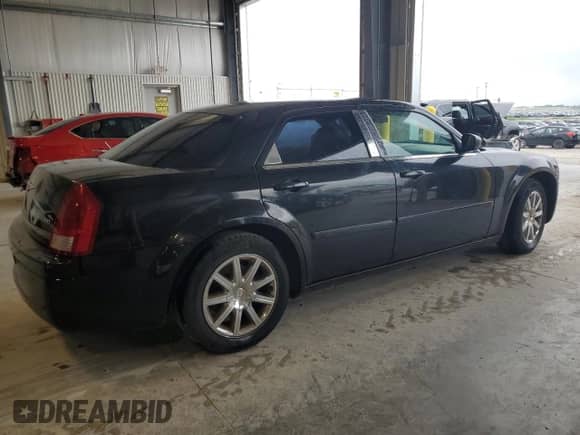 2006 Chrysler 300 with VIN 2C3KA43R56H470685, listed as a Copart auction lot 66457325 with 71,018 mi miles and Clean title. Bid and sale history available at DreamBid. Image 3.