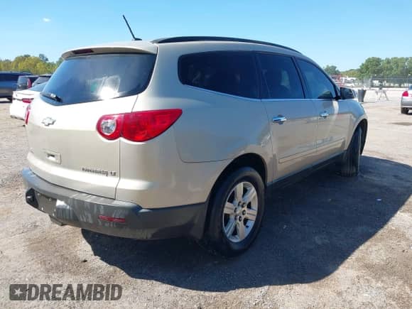 2012 Chevrolet Traverse 1LT z VIN 1GNKRGED4CJ174369, wystawiony jako IAAI lot #43201113 z przebiegiem 225 587 mil mil oraz . Historia ofert i sprzedaży dostępna na DreamBid. Obrazek 4.