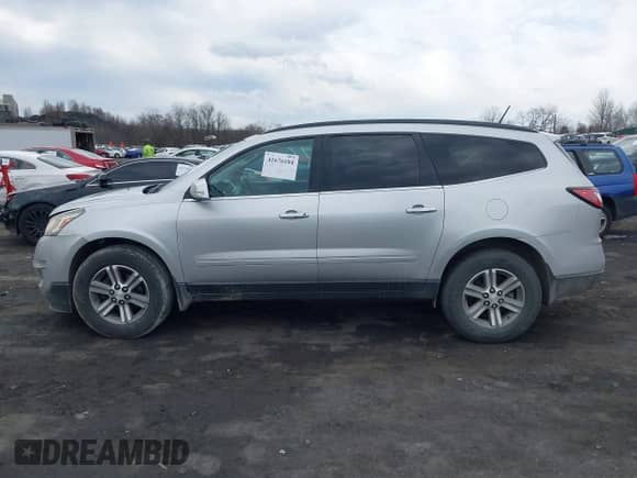 2016 Chevrolet Traverse LT z VIN 1GNKVGKD6GJ347363, wystawiony jako IAAI lot #41676104 z przebiegiem 116 502 mil mil oraz . Historia ofert i sprzedaży dostępna na DreamBid. Obrazek 14.