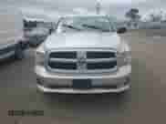 2019 Ram 1500 Tradesman z VIN 1C6RR7FG1KS523939, wystawiony jako Copart lot #54129655 z przebiegiem 279 671 mil mil oraz Czysty tytuł • Clean title. Historia ofert i sprzedaży dostępna na DreamBid. Obrazek 5.