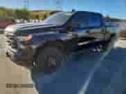 2023 Chevrolet Silverado 1500 Custom z VIN 1GCPDBEKXPZ104171, wystawiony jako Copart lot #84004635 z przebiegiem 63 951 mil mil oraz Szkoda całkowita • Salvage title. Historia ofert i sprzedaży dostępna na DreamBid. Obrazek 1.