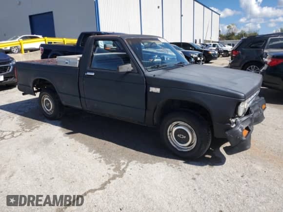 1988 Chevrolet S-10 с VIN 1GCBS14EXJ2211002, выставлен на аукционе Copart как лот 86115435 с пробегом 221 077 миль миль и На запчасти • Non repairable. История ставок и продаж доступна на DreamBid. Изображение 4.