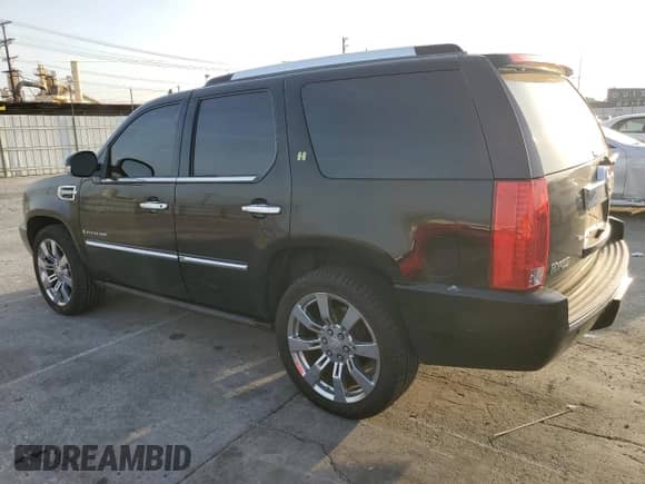 2009 Cadillac Escalade с VIN 1GYFC43529R226608, выставлен на аукционе Copart как лот 43647605 с пробегом 121 602 миль миль и Чистый • Clean title. История ставок и продаж доступна на DreamBid. Изображение 2.