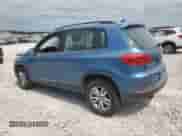 2017 Volkswagen Tiguan S с VIN WVGAV7AX7HK002222, выставлен на аукционе Copart как лот 68450695 с пробегом 112 735 миль миль и Списание • Salvage title. История ставок и продаж доступна на DreamBid. Изображение 2.