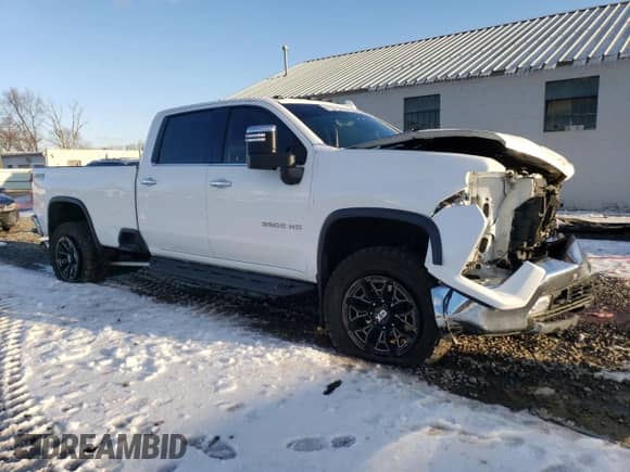 2020 Chevrolet Silverado 3500HD LTZ z VIN 1GC4YUEYXLF162638, wystawiony jako Copart lot #43753235 z przebiegiem 123 879 mil mil oraz Szkoda całkowita • Salvage title. Historia ofert i sprzedaży dostępna na DreamBid. Obrazek 4.