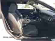 2019 Chevrolet Camaro 1LT z VIN 1G1FB3DS7K0120438, wystawiony jako IAAI lot #42020580 z przebiegiem 91 640 mil mil oraz . Historia ofert i sprzedaży dostępna na DreamBid. Obrazek 5.