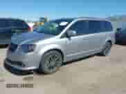 2019 Dodge Grand Caravan SE z VIN 2C4RDGBG3KR531295, wystawiony jako IAAI lot #42443507 z przebiegiem 96 102 mil mil oraz . Historia ofert i sprzedaży dostępna na DreamBid. Obrazek 17.