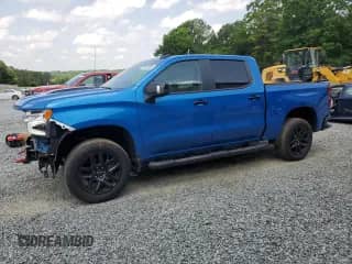 2023 Chevrolet Silverado 1500 LT Trail Boss z VIN 3GCUDFED7PG241693, wystawiony jako Copart lot #56961095 z przebiegiem 35 534 mil mil oraz Szkoda całkowita • Salvage title. Historia ofert i sprzedaży dostępna na DreamBid. Obrazek 1.