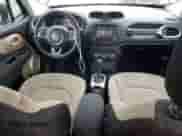 2017 Jeep Renegade Latitude z VIN ZACCJABB8HPF10438, wystawiony jako Copart lot #76149703 z przebiegiem 53 754 mil mil oraz Szkoda całkowita • Salvage title. Historia ofert i sprzedaży dostępna na DreamBid. Obrazek 8.