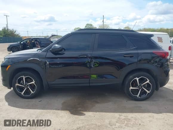 2021 Chevrolet TrailBlazer RS z VIN KL79MUSL1MB137577, wystawiony jako IAAI lot #42180188 z przebiegiem 71 343 mil mil oraz . Historia ofert i sprzedaży dostępna na DreamBid. Obrazek 14.