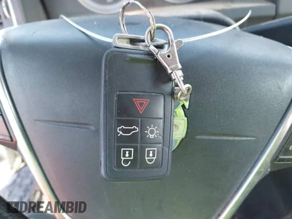 2012 Volvo S60 T5 с VIN YV1622FS1C2048425, выставлен на аукционе IAAI как лот 43324845 с пробегом 250 499 миль миль и . История ставок и продаж доступна на DreamBid. Изображение 11.