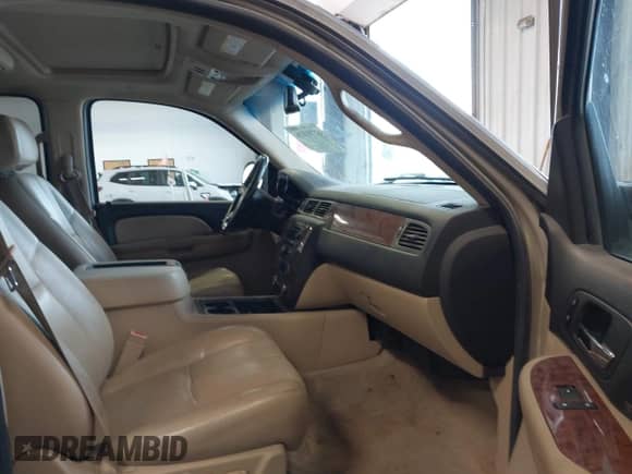 2007 Chevrolet Suburban LT с VIN 3GNFK16337G143209, выставлен на аукционе IAAI как лот 42791126 с пробегом 275 673 миль миль и . История ставок и продаж доступна на DreamBid. Изображение 5.