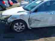 2010 Honda Accord EX z VIN 5KBCP3F75AB008260, wystawiony jako IAAI lot #41920550 z przebiegiem 126 267 mil mil oraz . Historia ofert i sprzedaży dostępna na DreamBid. Obrazek 6.