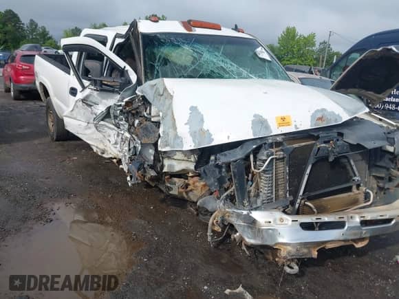 2006 Chevrolet Silverado 3500 SRW Wrk Trk z VIN 1GCHK33D06F260322, wystawiony jako IAAI lot #42338244 z przebiegiem Nie podano mil oraz . Historia ofert i sprzedaży dostępna na DreamBid. Obrazek 6.