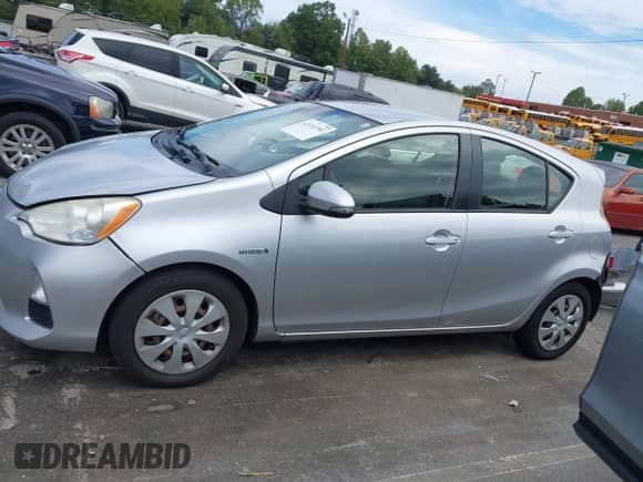 2013 Toyota Prius Two с VIN JTDKDTB31D1034034, выставлен на аукционе IAAI как лот 43332392 с пробегом 107 418 миль миль и . История ставок и продаж доступна на DreamBid. Изображение 15.