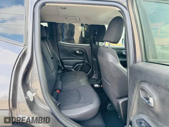 2018 Jeep Renegade Latitude with VIN ZACCJABB7JPG91991, listed as a Copart auction lot 84046085 with 143,288 mi miles and Clean title. Bid and sale history available at DreamBid. Image 6.
