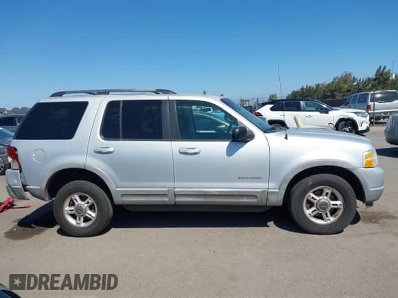 2002 Ford Explorer XLT with VIN 1FMZU73E22UA05770, listed as a IAAI auction lot 43300380 with 193,171 mi miles and . Bid and sale history available at DreamBid. Image 13.