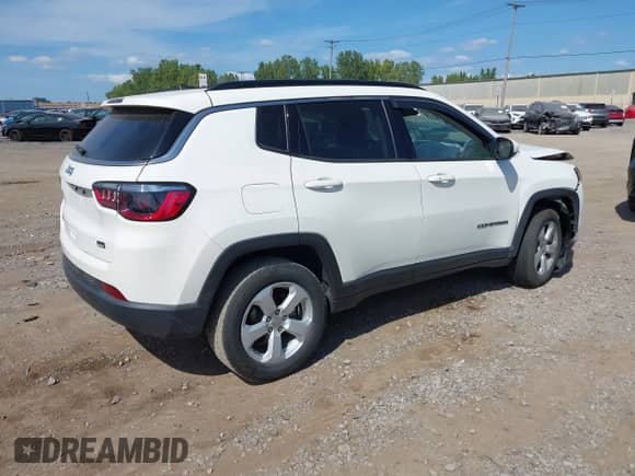 2021 Jeep Compass Latitude с VIN 3C4NJDBB6MT557478, выставлен на аукционе IAAI как лот 43222716 с пробегом 94 299 миль миль и . История ставок и продаж доступна на DreamBid. Изображение 4.