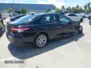 2020 Toyota Camry Hybrid XLE z VIN 4T1F31AK4LU526096, wystawiony jako IAAI lot #42213926 z przebiegiem 102 881 mil mil oraz . Historia ofert i sprzedaży dostępna na DreamBid. Obrazek 4.