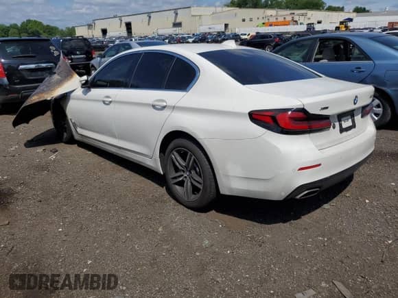 2022 BMW 5 Series 530i xDrive z VIN WBA13BJ01NWX55780, wystawiony jako Copart lot #63747885 z przebiegiem 40 217 mil mil oraz Szkoda całkowita • Salvage title. Historia ofert i sprzedaży dostępna na DreamBid. Obrazek 2.