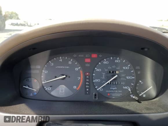 1995 Honda Accord LX z VIN 1HGCD5638SA090464, wystawiony jako Copart lot #48593965 z przebiegiem 142 003 mil mil oraz Czysty tytuł • Clean title. Historia ofert i sprzedaży dostępna na DreamBid. Obrazek 9.