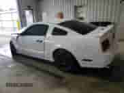 2007 Ford Mustang GT Deluxe z VIN 1ZVFT82H975335304, wystawiony jako Copart lot #67806895 z przebiegiem 77 475 mil mil oraz Szkoda całkowita • Salvage title. Historia ofert i sprzedaży dostępna na DreamBid. Obrazek 2.