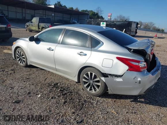 2016 Nissan Altima S z VIN 1N4AL3APXGC288696, wystawiony jako IAAI lot #41209580 z przebiegiem 131 709 mil mil oraz . Historia ofert i sprzedaży dostępna na DreamBid. Obrazek 3.