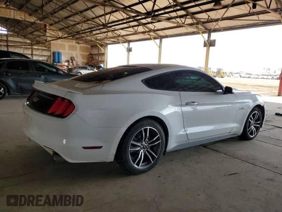 2017 Ford Mustang GT z VIN 1FA6P8CF8H5320031, wystawiony jako Copart lot #84209545 z przebiegiem 71 189 mil mil oraz Szkoda całkowita • Salvage title. Historia ofert i sprzedaży dostępna na DreamBid. Obrazek 3.