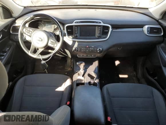 2018 Kia Sorento LX with VIN 5XYPG4A33JG405551, listed as a Copart auction lot 89841325 with 153,855 mi miles and Clean title. Bid and sale history available at DreamBid. Image 8.