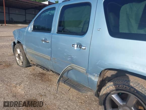 2011 Chevrolet Suburban LT with VIN 1GNSCJE04BR293650, listed as a IAAI auction lot 42542728 with 201,991 mi miles and . Bid and sale history available at DreamBid. Image 22.