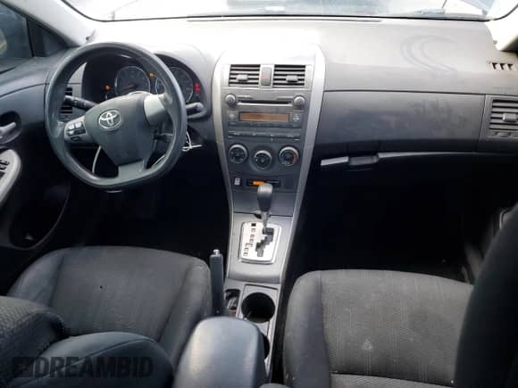 2011 Toyota Corolla L с VIN 2T1BU4EE7BC556548, выставлен на аукционе Copart как лот 81089805 с пробегом 207 157 миль миль и Списание • Salvage title. История ставок и продаж доступна на DreamBid. Изображение 8.