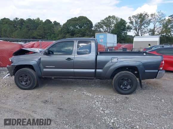 2015 Toyota Tacoma PreRunner with VIN 5TFTU4GN7FX086935, listed as a IAAI auction lot 43307807 with 200,000 mi miles and . Bid and sale history available at DreamBid. Image 15.