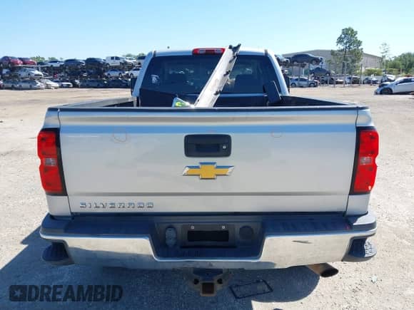 2016 Chevrolet Silverado 2500HD Work Truck z VIN 1GC2KUEG0GZ321171, wystawiony jako IAAI lot #42030973 z przebiegiem 202 173 mil mil oraz . Historia ofert i sprzedaży dostępna na DreamBid. Obrazek 17.