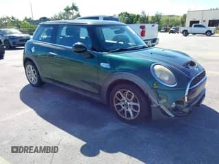 2015 MINI Hardtop S z VIN WMWXP7C58F2A35411, wystawiony jako IAAI lot #43446849 z przebiegiem 140 304 mil mil oraz . Historia ofert i sprzedaży dostępna na DreamBid. Obrazek 1.