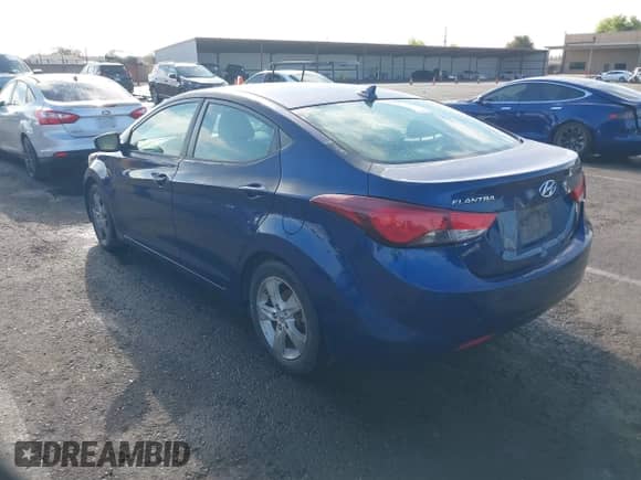 2013 Hyundai Elantra GLS z VIN KMHDH4AE1DU877411, wystawiony jako IAAI lot #43155784 z przebiegiem 110 305 mil mil oraz . Historia ofert i sprzedaży dostępna na DreamBid. Obrazek 3.