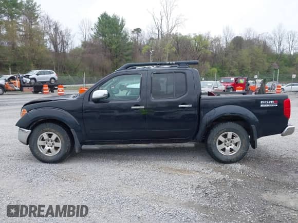 2005 Nissan Frontier SE z VIN 1N6AD07W05C445098, wystawiony jako IAAI lot #41941048 z przebiegiem 276 234 mil mil oraz . Historia ofert i sprzedaży dostępna na DreamBid. Obrazek 14.