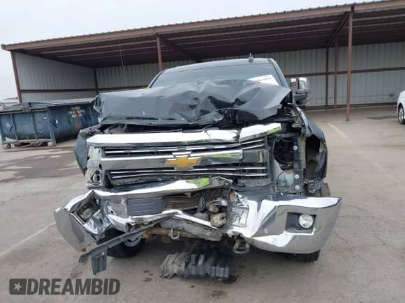 2016 Chevrolet Silverado 2500HD LTZ z VIN 1GC1KWE81GF192150, wystawiony jako IAAI lot #43063029 z przebiegiem 187 523 mil mil oraz . Historia ofert i sprzedaży dostępna na DreamBid. Obrazek 12.