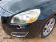 2012 Volvo S60 T5 с VIN YV1622FS9C2041335, выставлен на аукционе IAAI как лот 42697828 с пробегом 141 412 миль миль и . История ставок и продаж доступна на DreamBid. Изображение 6.