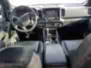 2022 Nissan Frontier SV с VIN 1N6ED1EK2NN673227, выставлен на аукционе Copart как лот 70913135 с пробегом 35 857 миль миль и Списание • Salvage title. История ставок и продаж доступна на DreamBid. Изображение 8.