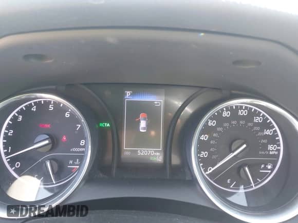 2020 Toyota Camry LE z VIN 4T1L11AK2LU999293, wystawiony jako IAAI lot #43202655 z przebiegiem 52 070 mil mil oraz . Historia ofert i sprzedaży dostępna na DreamBid. Obrazek 7.