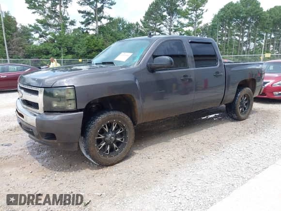 2011 Chevrolet Silverado 1500 LT z VIN 3GCPKSEA5BG216494, wystawiony jako IAAI lot #42683144 z przebiegiem 261 539 mil mil oraz . Historia ofert i sprzedaży dostępna na DreamBid. Obrazek 2.