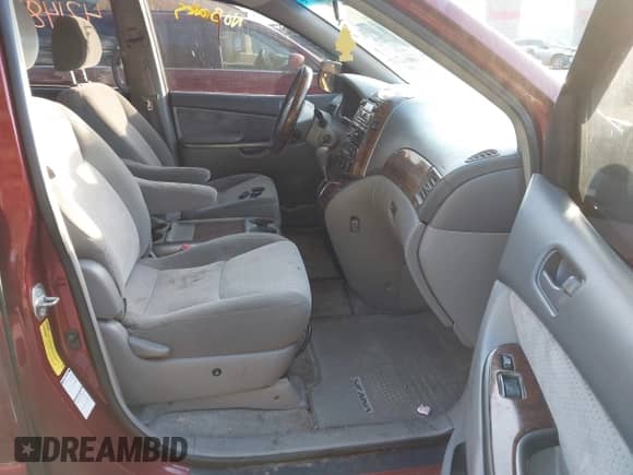 2008 Toyota Sienna LE with VIN 5TDBK23C48S013637, listed as a IAAI auction lot 43148389 with 207,661 mi miles and . Bid and sale history available at DreamBid. Image 5.