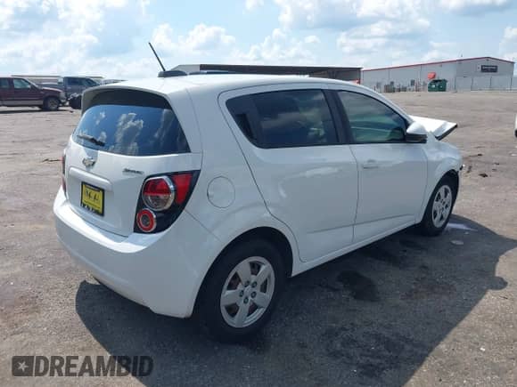 2016 Chevrolet Sonic LS с VIN 1G1JA6SH1G4101986, выставлен на аукционе IAAI как лот 42557864 с пробегом 122 792 миль миль и . История ставок и продаж доступна на DreamBid. Изображение 4.