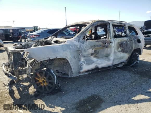 2021 Jeep Grand Cherokee Laredo E с VIN 1C4RJFAG7MC533373, выставлен на аукционе Copart как лот 59303855 с пробегом Не указан миль и На запчасти • Non repairable. История ставок и продаж доступна на DreamBid. Изображение 1.