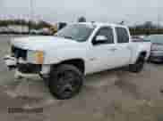 2010 GMC Sierra 1500 Denali z VIN 3GTRKXE20AG265339, wystawiony jako Copart lot #79364264 z przebiegiem 328 942 mil mil oraz Szkoda całkowita • Salvage title. Historia ofert i sprzedaży dostępna na DreamBid. Obrazek 1.