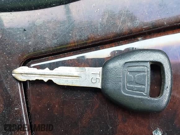 2000 Honda Accord SE with VIN 1HGCG5673YA110039, listed as a IAAI auction lot 42922637 with 201,915 mi miles and . Bid and sale history available at DreamBid. Image 11.