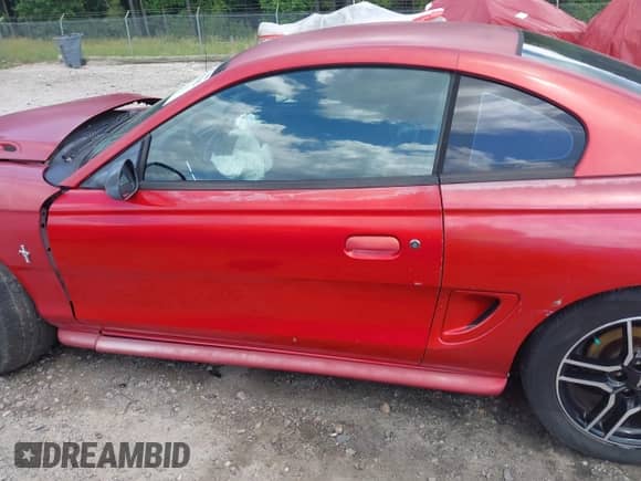 1994 Ford Mustang z VIN 1FALP4047RF117240, wystawiony jako IAAI lot #42315542 z przebiegiem 120 825 mil mil oraz . Historia ofert i sprzedaży dostępna na DreamBid. Obrazek 14.