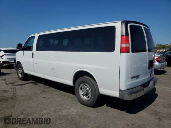2008 Chevrolet Express Passenger с VIN 1GAHG39KX81226016, выставлен на аукционе Copart как лот 80144585 с пробегом 155 644 миль миль и Списание • Salvage title. История ставок и продаж доступна на DreamBid. Изображение 2.