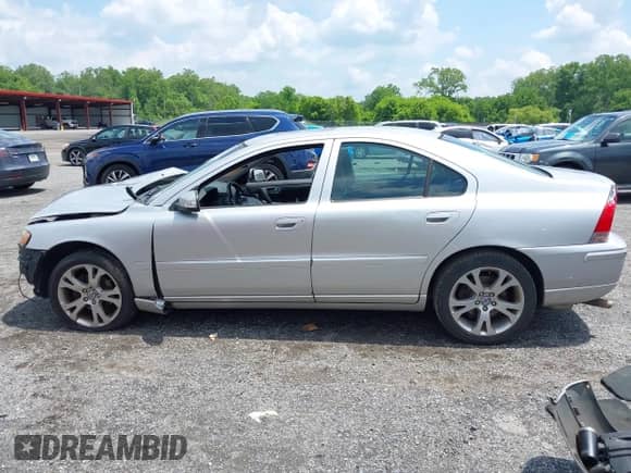 2009 Volvo S60 2.5T with VIN YV1RS592592731635, listed as a IAAI auction lot 42377779 with 146,432 mi miles and . Bid and sale history available at DreamBid. Image 15.