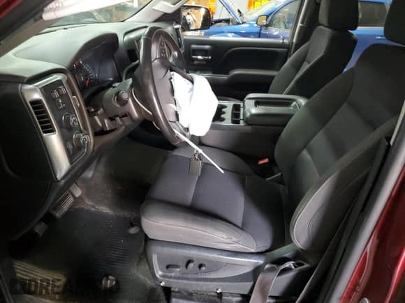 2017 Chevrolet Silverado 1500 LT с VIN 1GCVKREC5HZ309283, выставлен на аукционе Copart как лот 67209175 с пробегом 163 107 миль миль и Списание • Salvage title. История ставок и продаж доступна на DreamBid. Изображение 7.